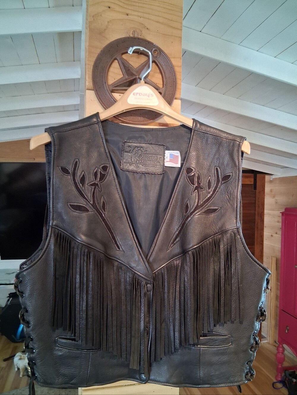 Fringed Black Leather BRANDED GARMENTS Vest with Floral Inlay. XL. USA. - Picture 8 of 8